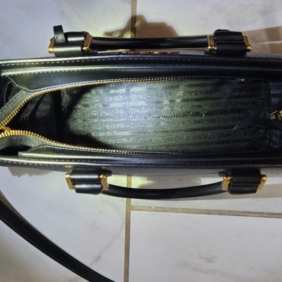 Prada Saffiano Borsa Black Leather Shoulder Tote Handbag & Prada Dustbag! - Picture 3 of 11